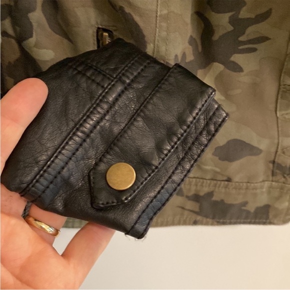 Women’s Camo & Faux Leather Light Jacket - Picture 5 of 10